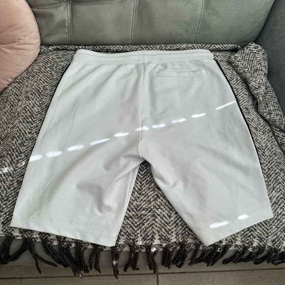 Guess Logo Tape Shorts, Size:M USA32-33 - Picture 5 of 7